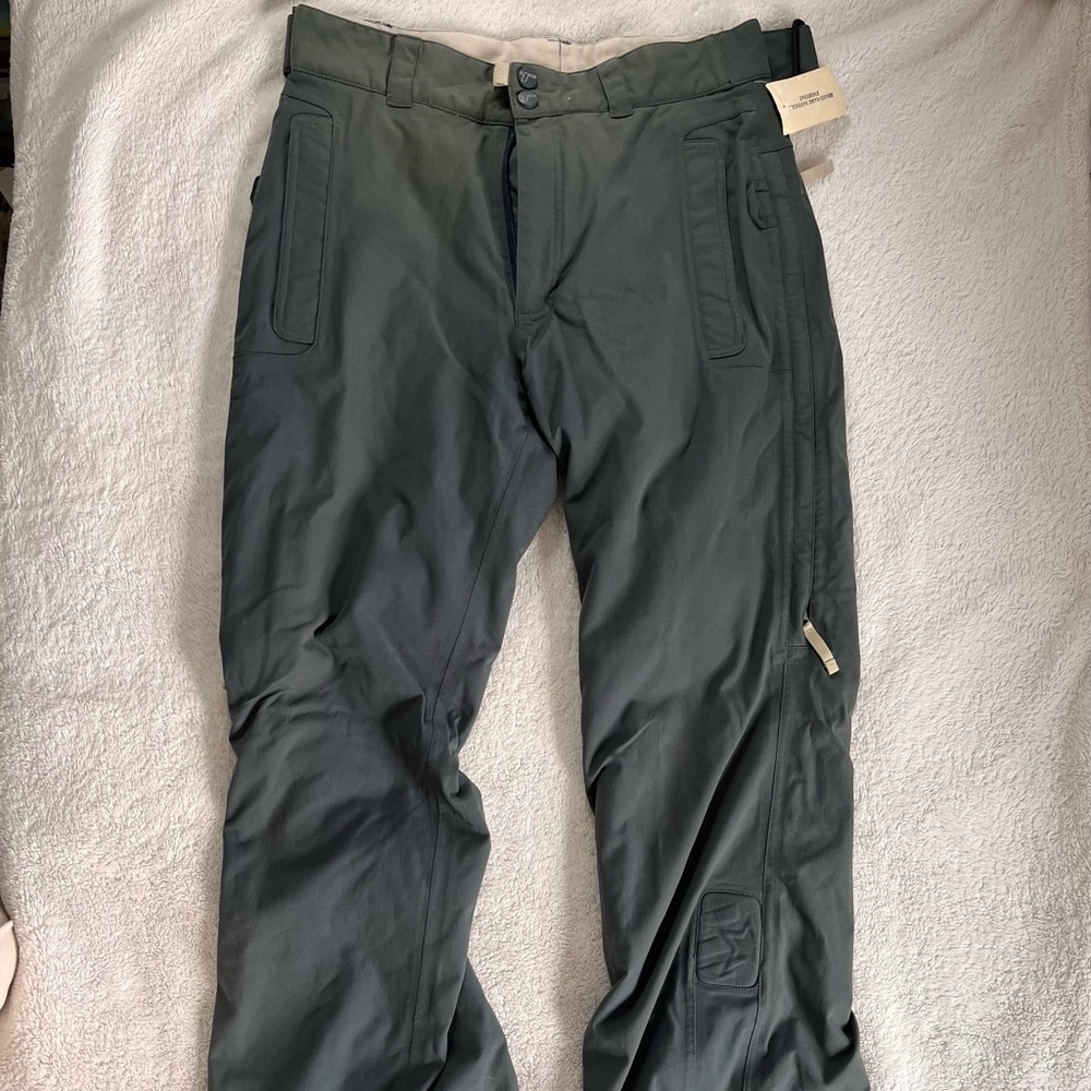 Burton Snow Pants / Skiing / Snow boarding Womens Size Medium. New With Tags.